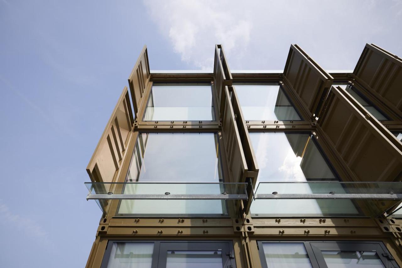 Tin Inn Montabaur L Einfach Gut - Das Hotel Aus Hochwertig Ausgebauten Ueberseecontainern Esterno foto