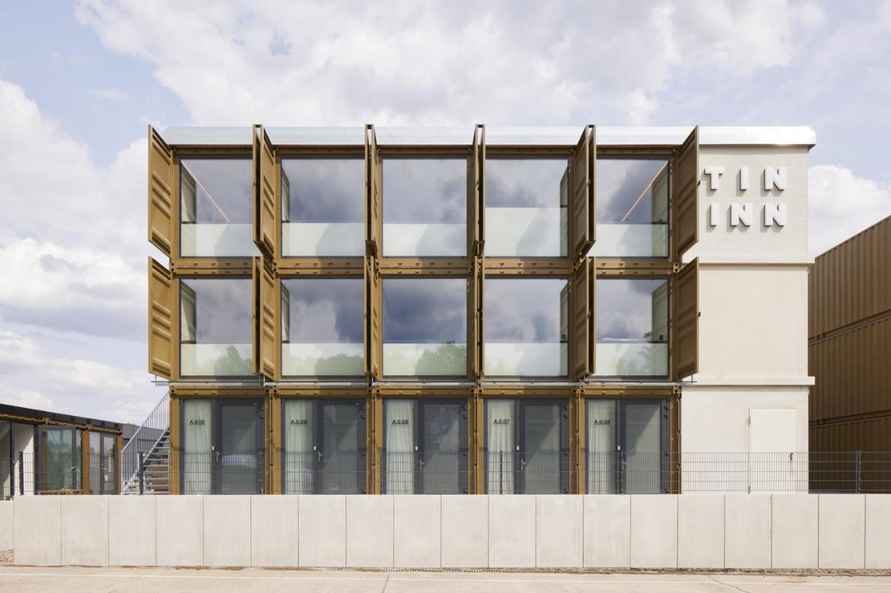Tin Inn Montabaur L Einfach Gut - Das Hotel Aus Hochwertig Ausgebauten Ueberseecontainern Esterno foto