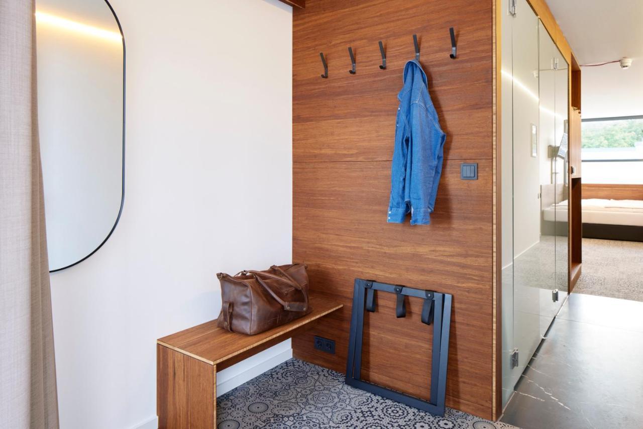 Tin Inn Montabaur L Einfach Gut - Das Hotel Aus Hochwertig Ausgebauten Ueberseecontainern Esterno foto